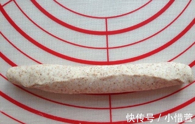 烤盘|教你做款少油少糖的面包，外形可爱像甜甜圈，主要是更健康