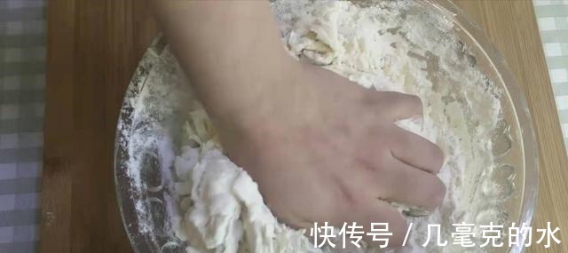 白萝卜|萝卜馅饼最好吃的做法,不破皮不露馅,柔软筋道,孩子每次抢着吃!