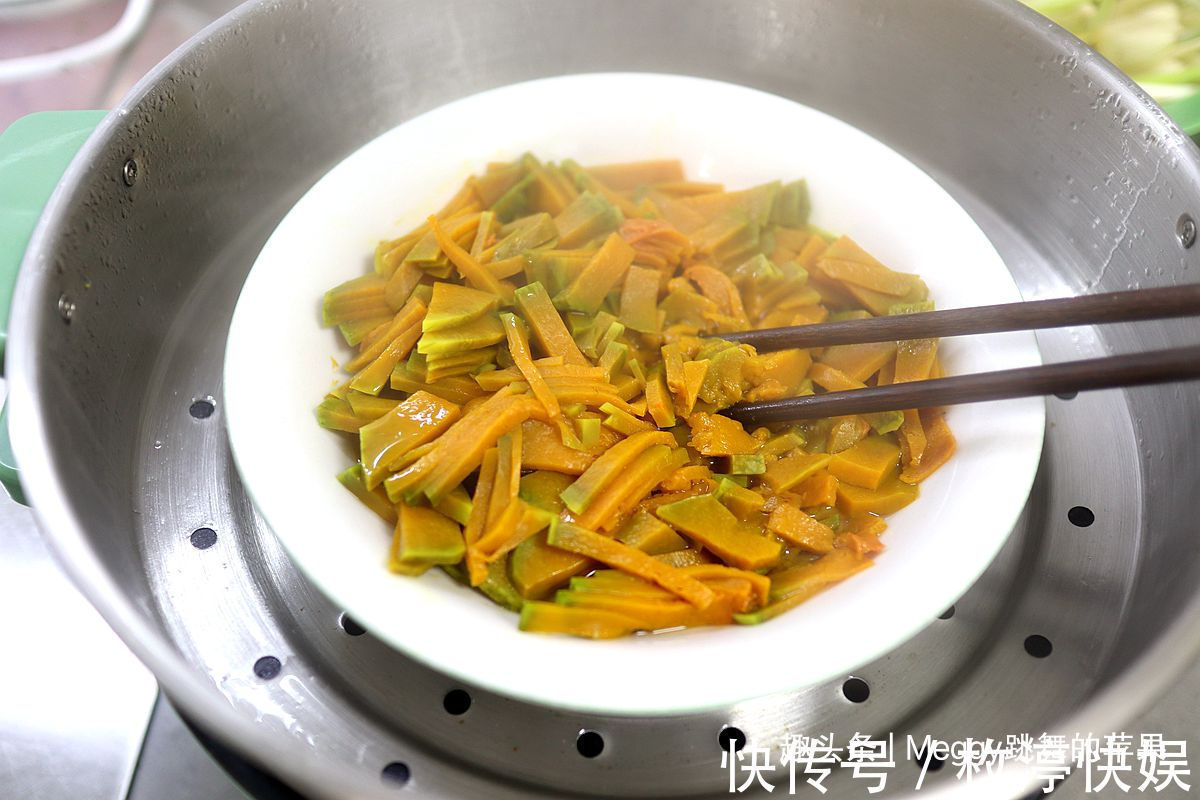 香甜|只需一次发酵的南瓜刀切馒头，全程节省60分钟，香甜暄软真漂亮