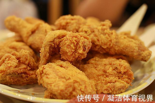 炸鸡|六岁男孩一直不长个,医生:晚餐吃这些,比吃塑料袋还“毒”