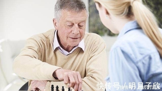 早上起床|长寿的人,晨起后通常会有4个“共性”,坚持下去,许会有好效果