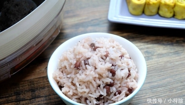 红豆和大米这么做,低糖又饱腹,胖人和担心血糖高的人都适合