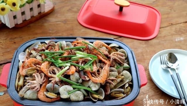 划算|外面卖198的海鲜焖锅,自己做成本只要68元,太划算了,还简单