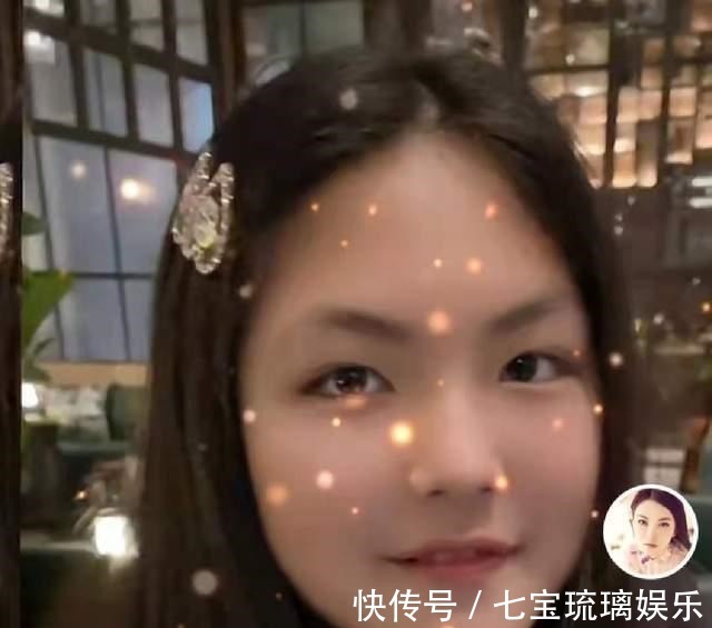 油画!12岁王诗龄晒油画作品,意外曝光画室内景,画作曾被拍卖至10万元