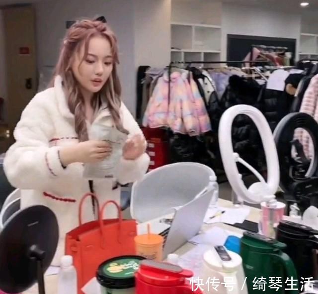 事件|辛巴手下大将宣布即将回归，继续带货？辛巴面临的挑战可不少