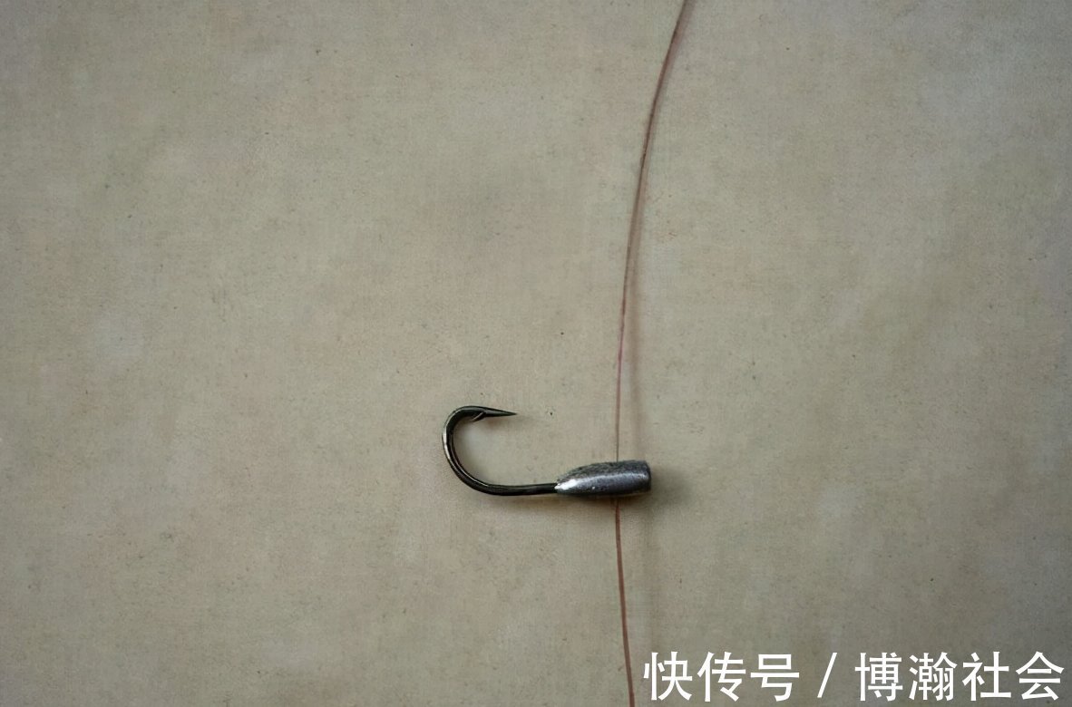 老钓友教你冬季使用朝天钩钓鲫鱼的诀窍