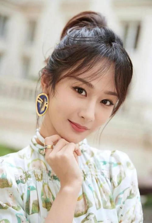 脸上有没|脸上有这4个“特征”的女生,占了一个,颜值也不会差,精致迷人