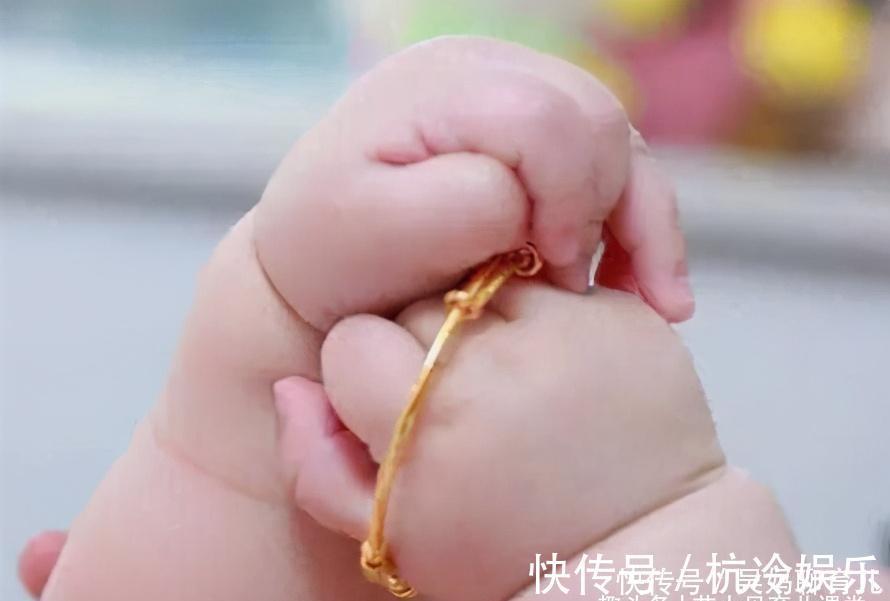 口欲期|9个月孩子戴银手镯引祸患,体检后当场扔掉,90%父母后悔太晚看到