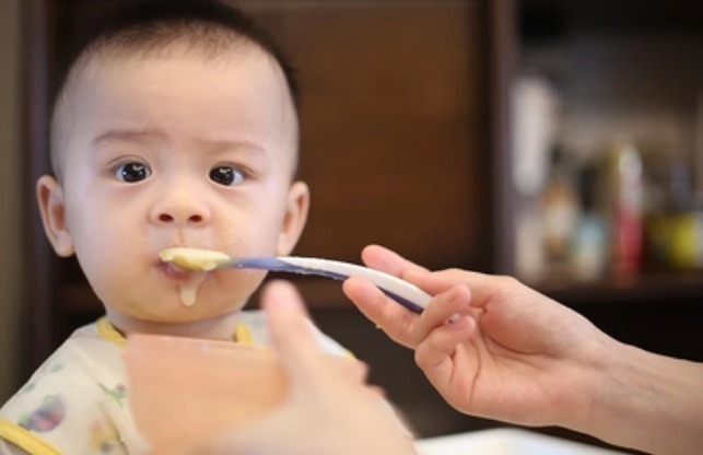 舌苔|婆婆带娃5年,孩子从未积食,只用了2招,身高猛长,吃饭也香