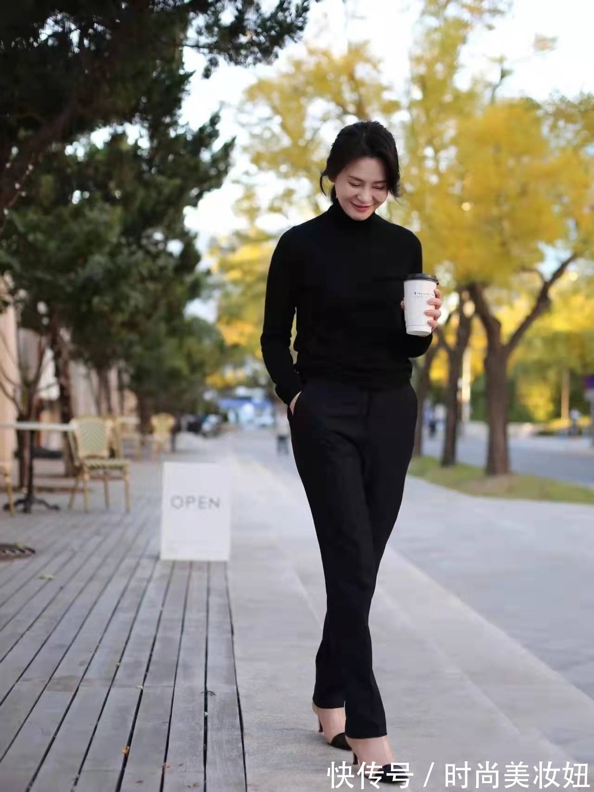 基础款|这才是万能的“打底”,黑色毛衣+黑色西裤搭遍所有,保暖洋气