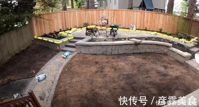 铺石板路砌台阶，荒芜庭院经过10天改造，一半花园一半休闲