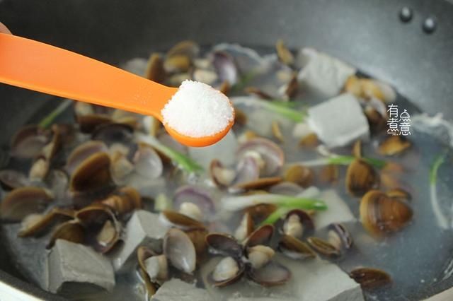 黑豆|它被称为“淡水鲍鱼”，一捡一篮子，鲜甜肥美，可惜很多人不懂吃