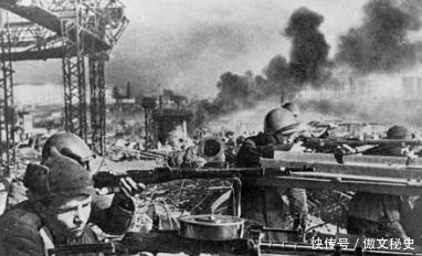 来说|德军包围莫斯科的时候斯大林为什么不撤?不是不撤,是不能撤!