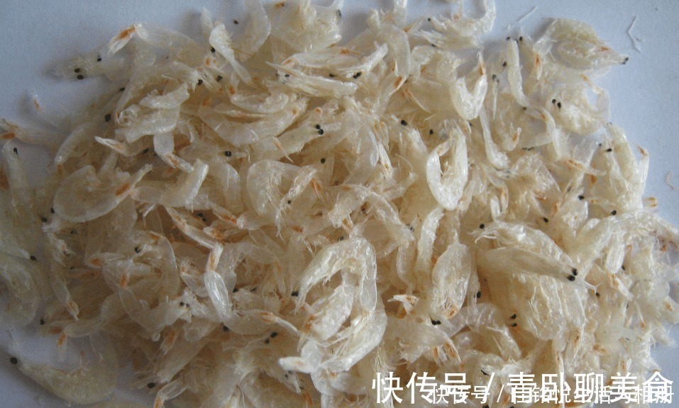 同是虾皮，选“白色”还是“浅红色”摊主告诉你，别再乱买了