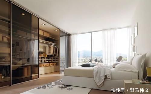 发霉|头一次见有钱人家设计这种衣柜,漂亮又实用,真后悔我家才发觉