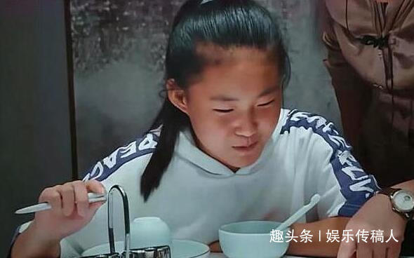 节目|变形计农村娃首次吃火锅，点单时被城市妈怒吼，网友还录着呢