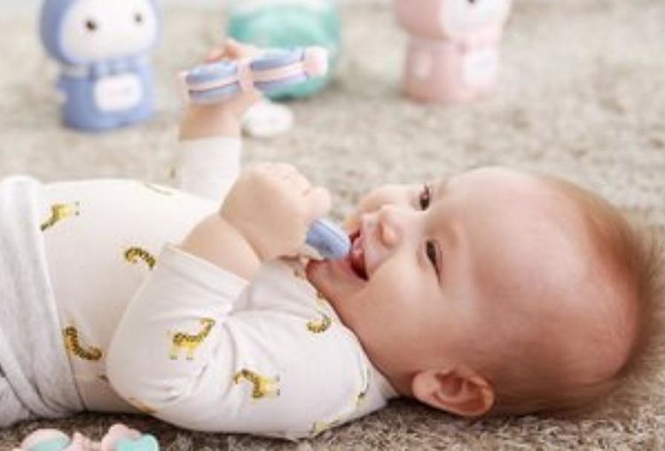 残奶|喂奶时被宝宝“下狠嘴”,疼的宝妈反手一巴掌,孩子反应让人心疼