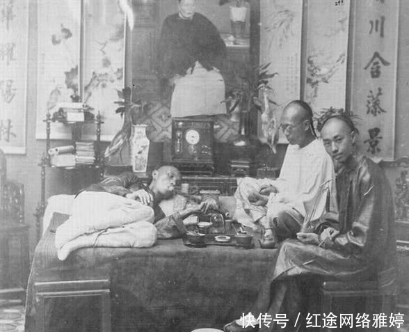 盖头|晚清旧照：第1张新娘的盖头是个盆，女子三寸金莲和空气刘海