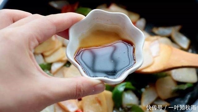 年糕这样炒超级美味快手,一顿两碗不够吃!吃了还想吃!