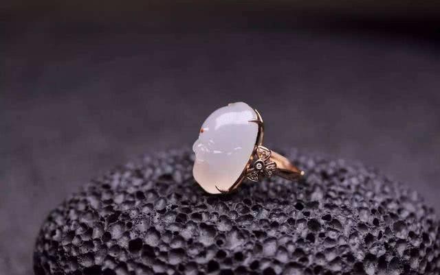 古代戒指并不是代表爱情，那么戒指的历史又是怎么样的？