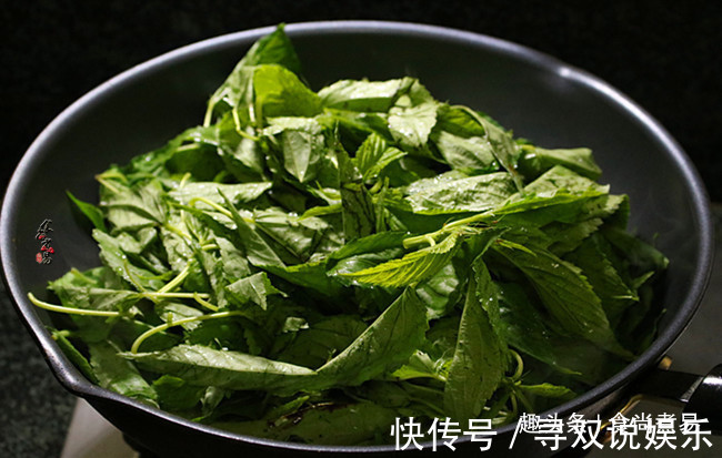 此食材,大多数人没尝过,蒜蓉简单炒一炒,清火利尿,护心脏