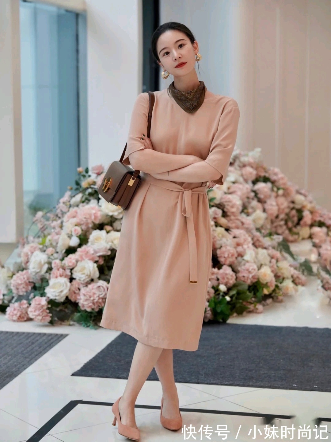 时髦|今秋火了一种风格,叫“温柔风”穿搭,时髦气质,充满高级感
