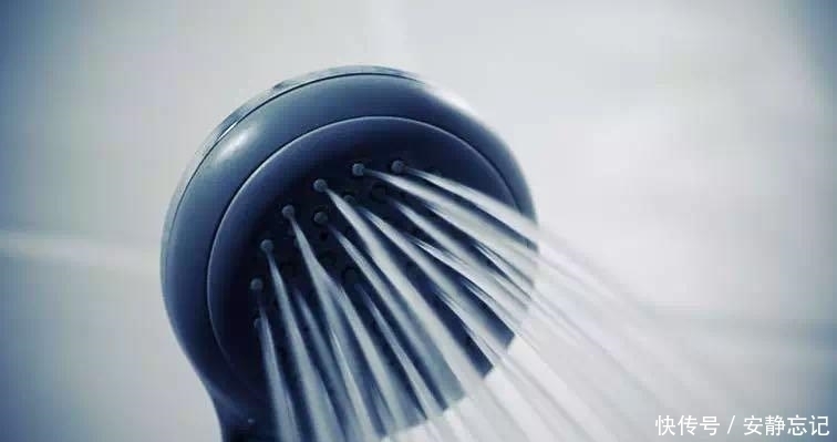 指南针|冬天洗头,这“2点”不能忽视,很多人都不知道,难怪干枯掉头发