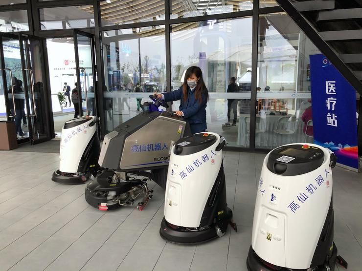 乌镇|乌镇的无人驾驶时刻：场内场外无人车身影活跃