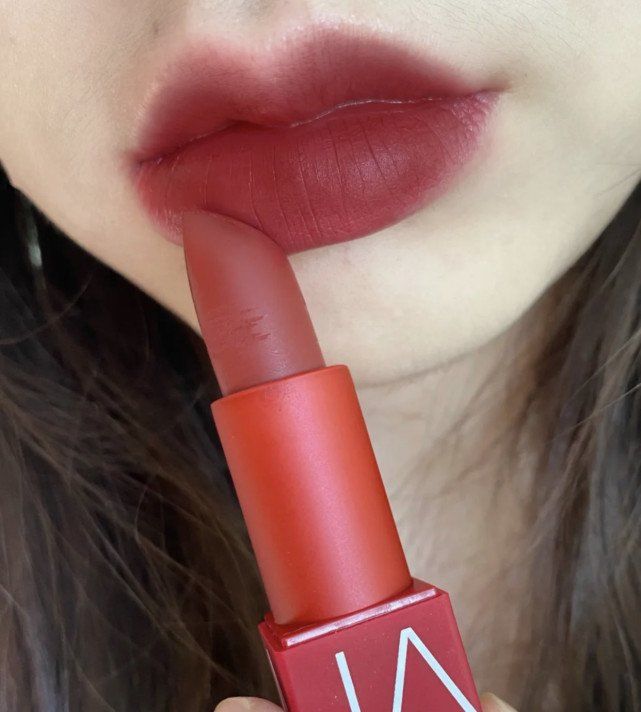 2021年的口红有太多王炸色号了，但是依旧是这几款口红最经典