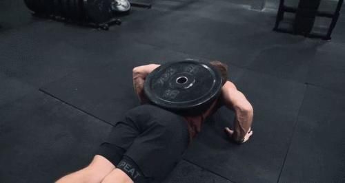 技巧|这样练双杠,胸想不大都难!详细分析动作,让你全面了解训练技巧