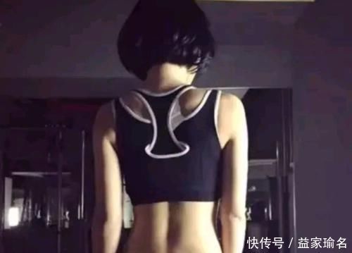 腰窝|女性后腰上两个“凹点”叫腰窝,这有什么作用吗?为何很多人没有
