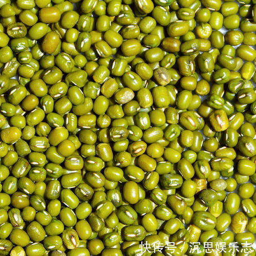 有光泽|女人不想显老,推荐多吃3种食物,美容养颜,面色红润有光泽