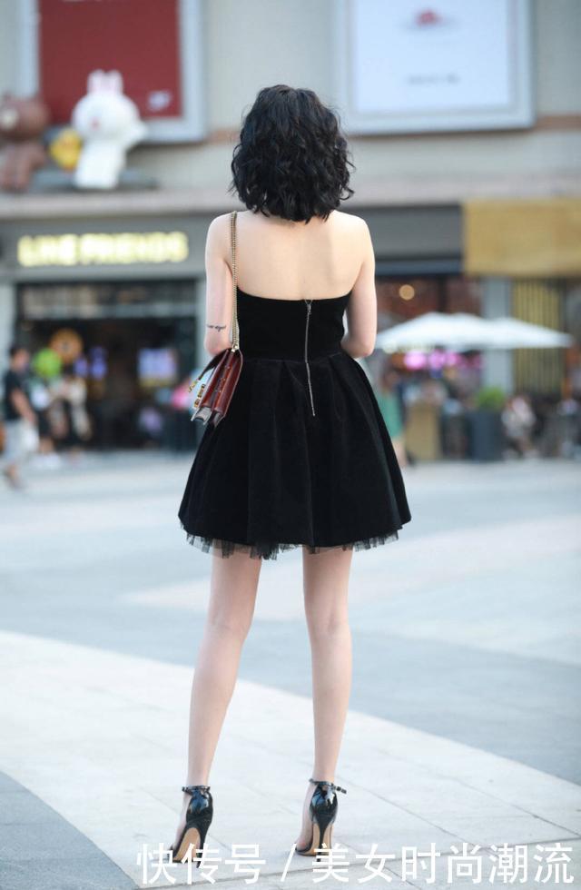 大长腿|纯黑色的蕾丝抹胸连衣裙,自信的展现大长腿,尽显优雅气质