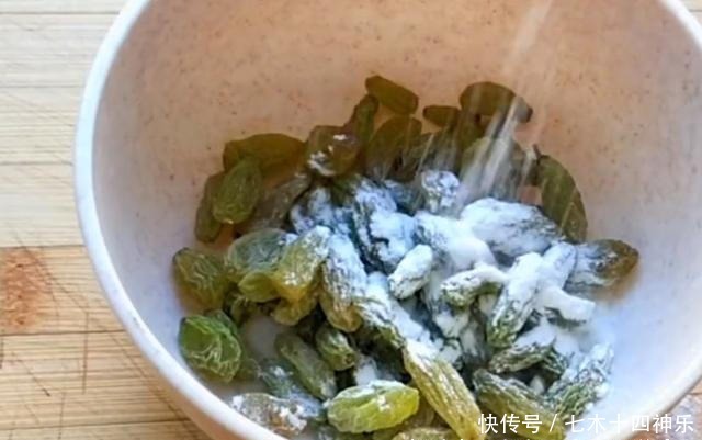 我家面粉从不蒸馒头,加3个鸡蛋,秘制一做,出锅老婆直夸好吃