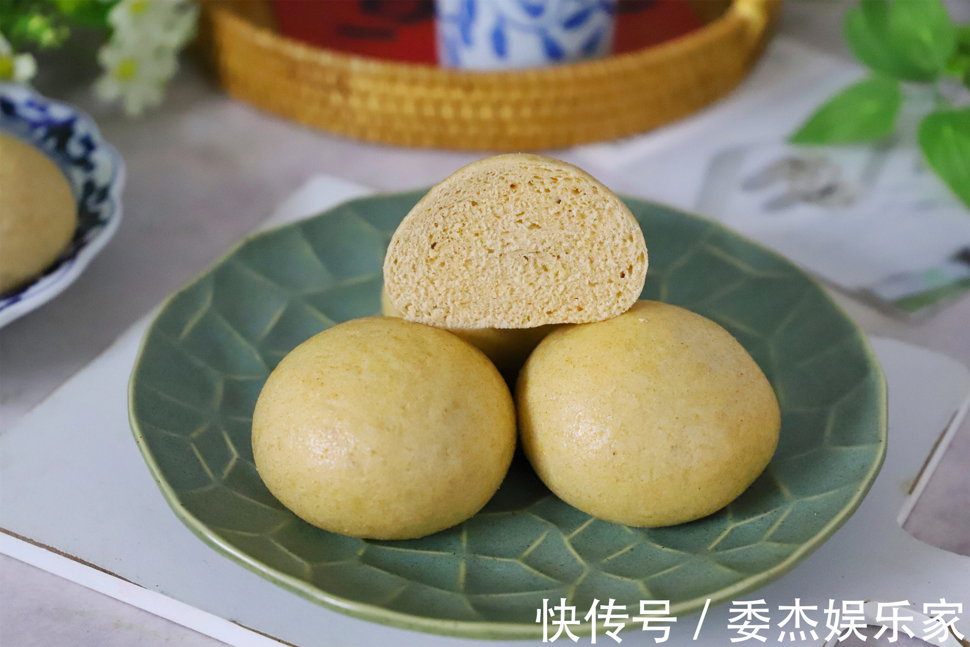 蒸馒头|蒸馒头用冷水还是用开水教你正确做法，馒头蓬松暄软不塌陷