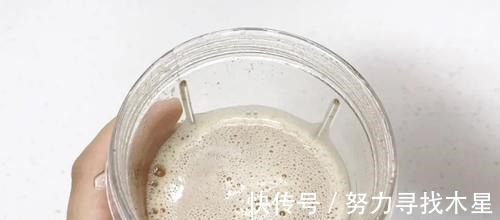 我一个人|吃完西瓜,剩下的西瓜皮西瓜籽不要扔,这样做美食好吃又清肺止痰!