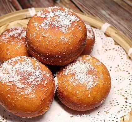 一碗面,2个鸡蛋,不烤不烙,简单一做,个个鼓大泡,比面包还香