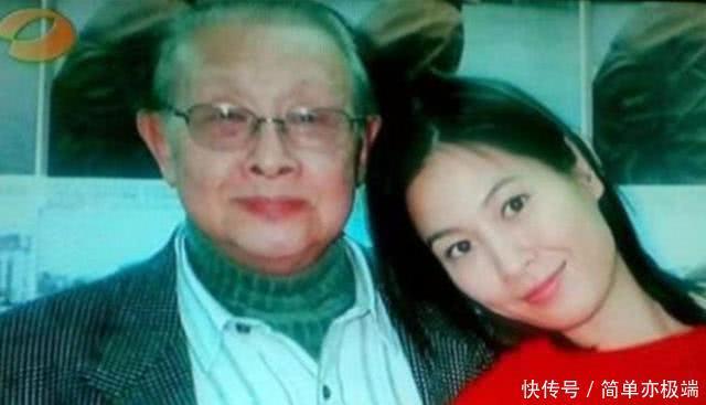 邓丽君|他是黄埔一期最小学员,后授将军衔,养大的“女明星”家喻户晓!