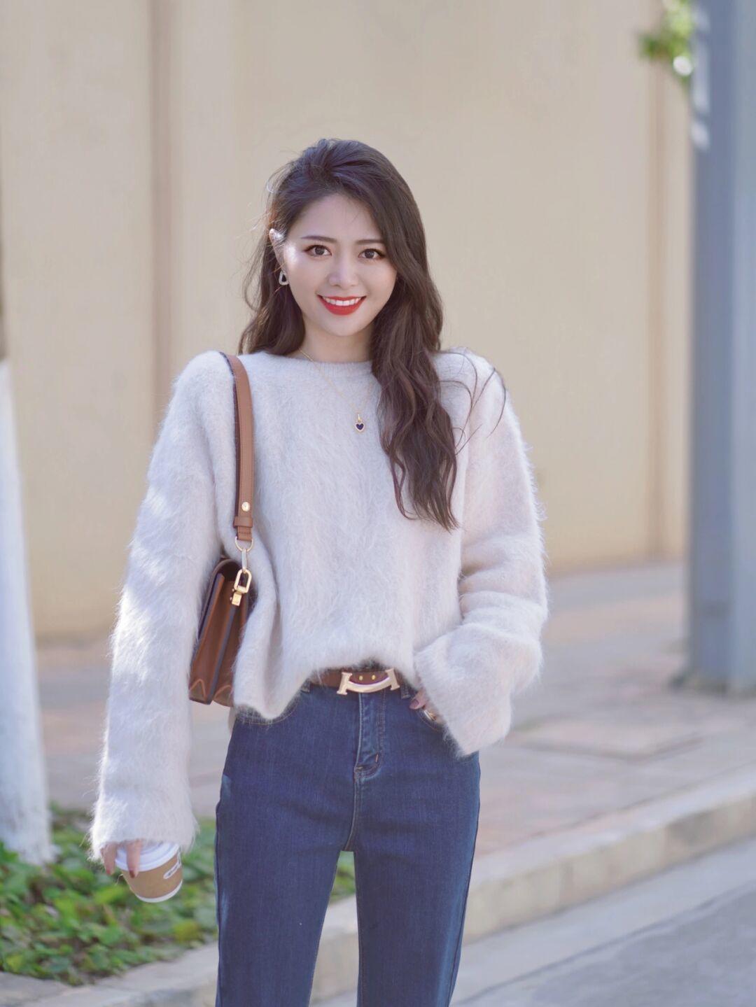 开衫 女人再不会打扮也别配“紧身衣”,毛衣才是最优雅,实用性极强