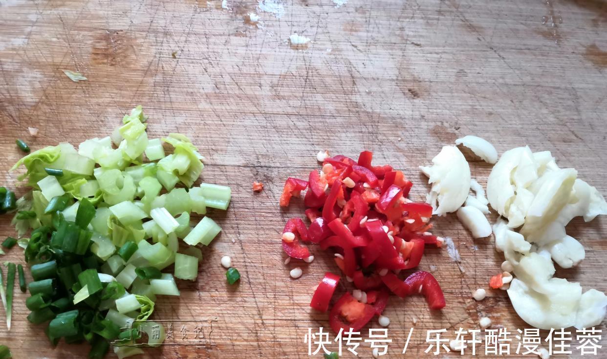 外婆菜|它俩是湖南特色美食,两种食材一起炒,那味道绝了,真的好下饭!