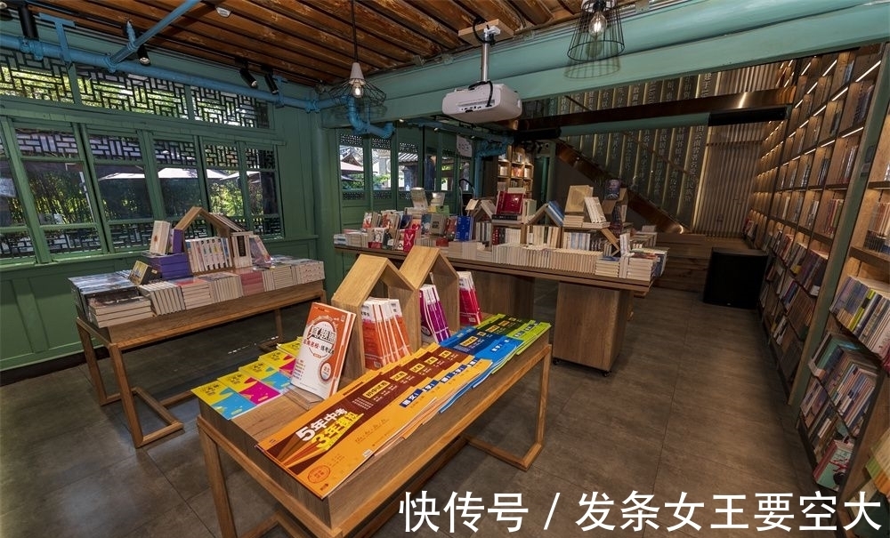 先生|承载八十余年记忆,在大理苍逸图书馆赴一场新旧时光里的文化之旅