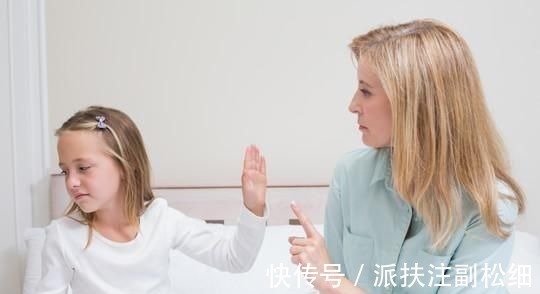 犯错|孩子生气打翻面条,服务员想收拾,奶奶接下来的话,让人肃然起敬