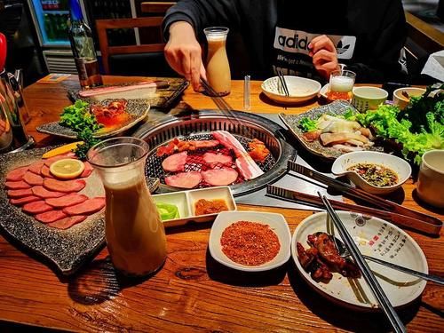 晒晒5家元旦饭，真丰盛，菜多的数不清，太有仪式感了