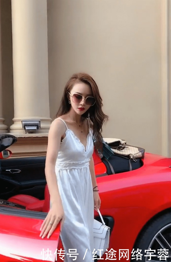 高档|衣服很高档,就是穿着显胖