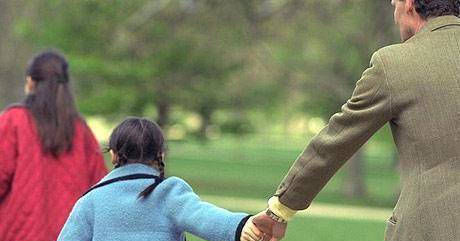 孩子|心理学家孩子有6个迹象,说明孩子自卑到骨子里,家长要注意