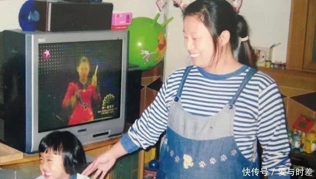 女老师|女老师课后坚持健身，从身材臃肿到精壮，看出来她奔四了吗