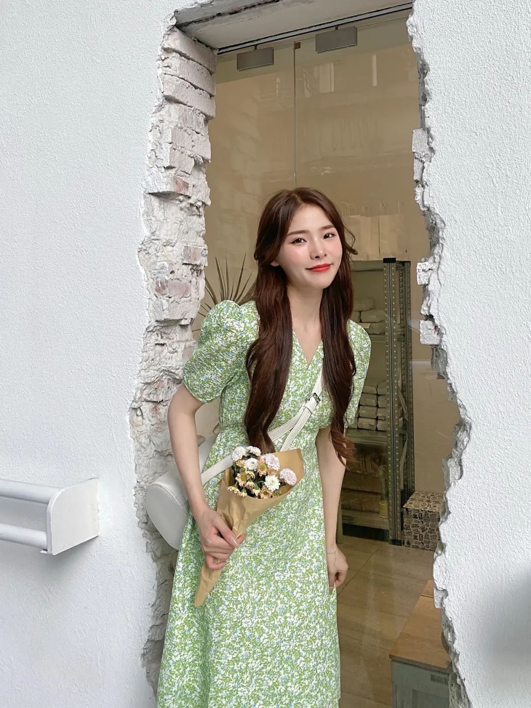 清新|别穿一身黑了！今夏爆火的“初恋色”穿搭，清新又减龄