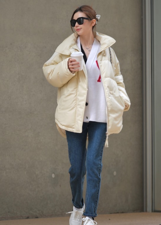 紧身裤|2022年羽绒服怎么穿才洋气?时髦精都在这样搭配,照着穿都很美!