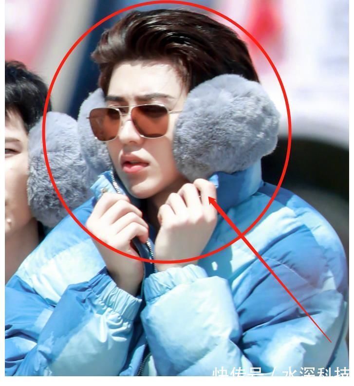 跑男|蔡徐坤参加跑男，大夏天穿羽绒服引关注，手臂上的红疹却让人心疼