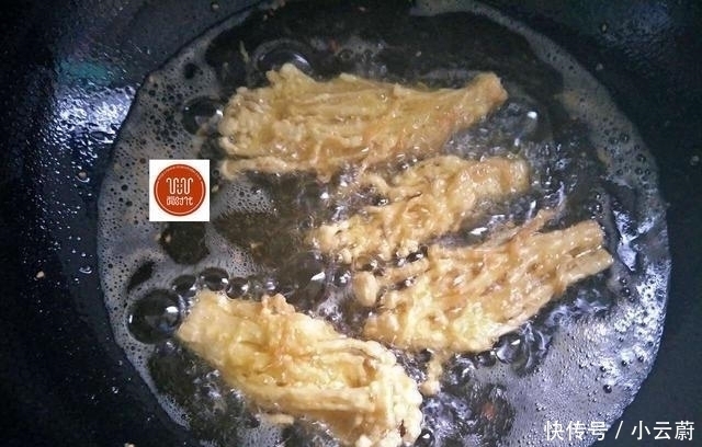 过瘾|金针菇换个新做法,大人小孩都喜欢,上桌抢着吃,太过瘾了!